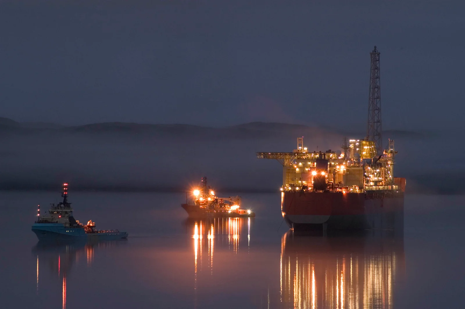 The SeaRose FPSO with offshore support vessels alongside