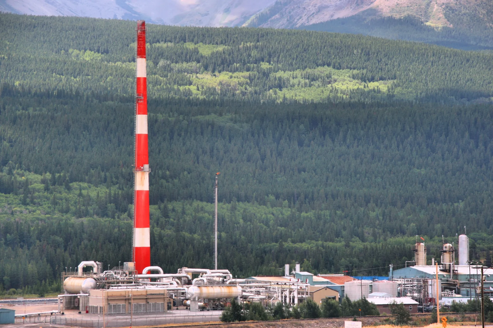 An onshore natural gas processing plant